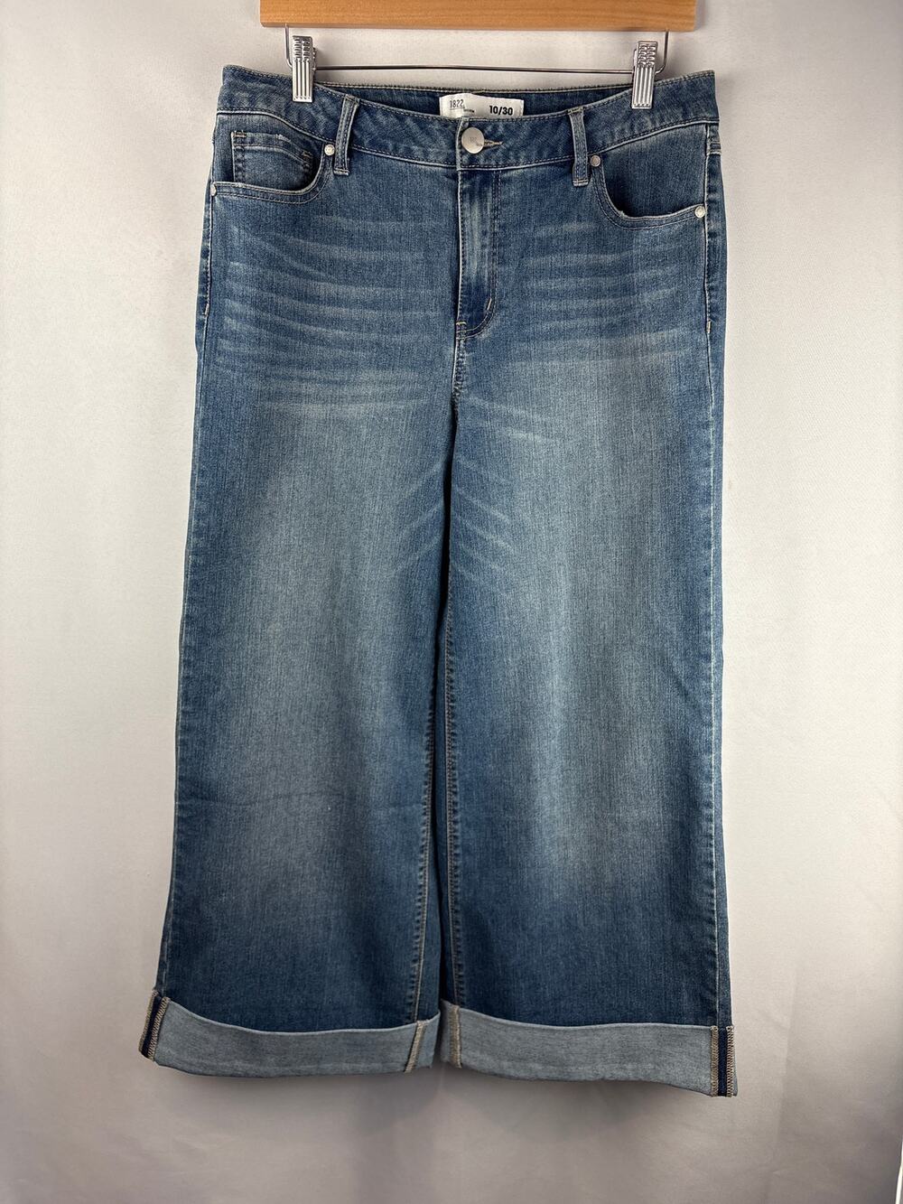 Women’s 1822 Denim Size 10/30 Blue Wide Leg Jeans